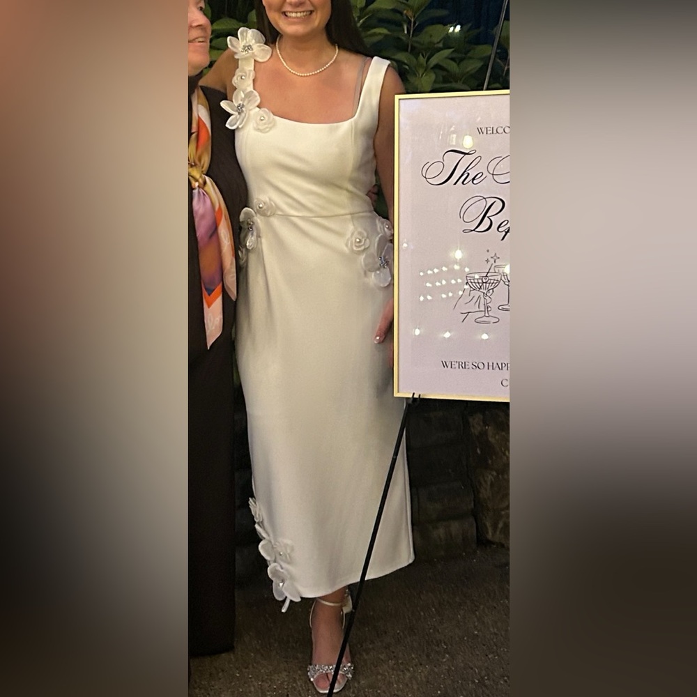 Chantelle 3D Midi Dress in White - ELLIATT - Picture 2 of 2